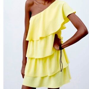 ZARA•Yellow Asymmetrical Off the Shoulder 
Ruffle Mini Dress•SIZE LARGE